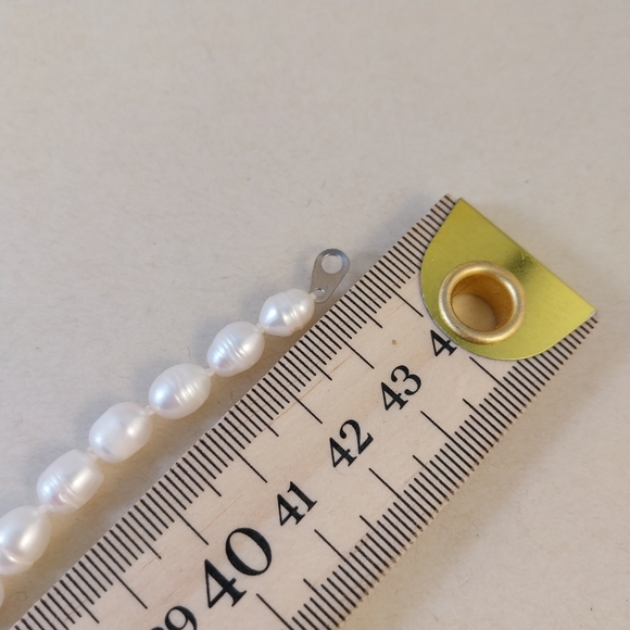 Elegant White Pearl Necklace - Picture 6 of 12